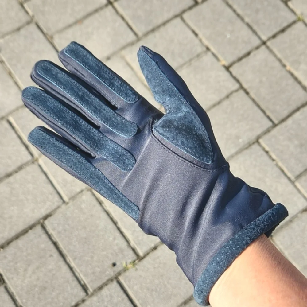 Isotoner Black Nylon/Lycra Gloves With Pine Green Pigsuede Accents